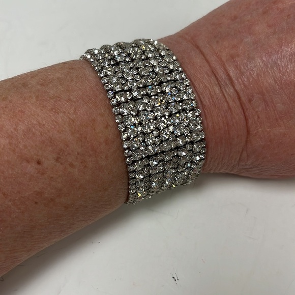 Gorgeous Rhinestone bracelet!!! - Picture 8 of 8